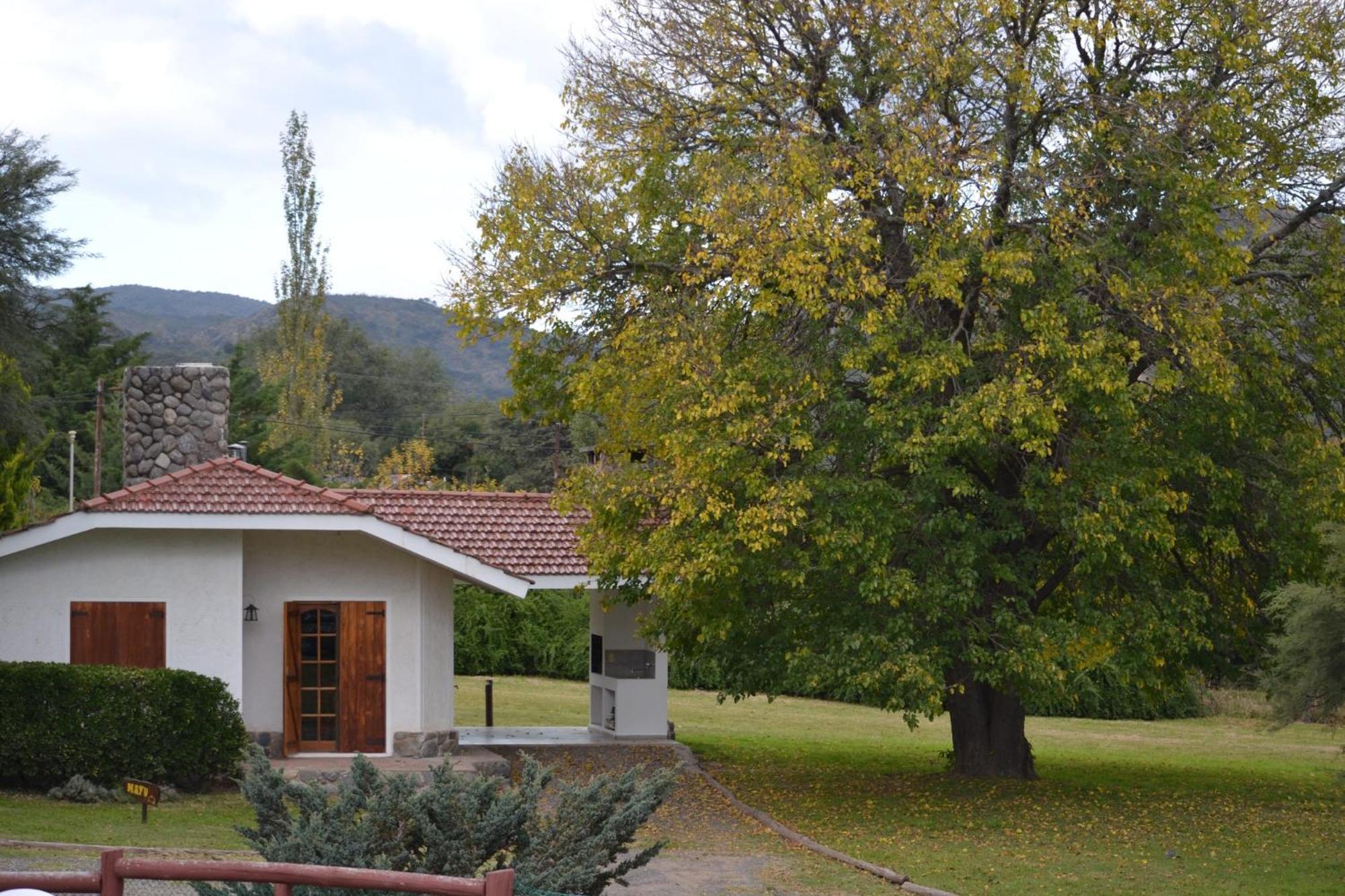 Cabanas Los Algarrobos Villa General Belgrano Exterior photo