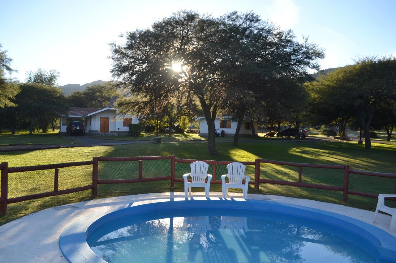 Cabanas Los Algarrobos Villa General Belgrano Exterior photo